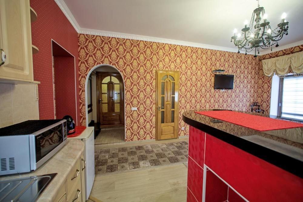 Apartments U Ratushi Kamjanets-Podilskyj Exteriör bild