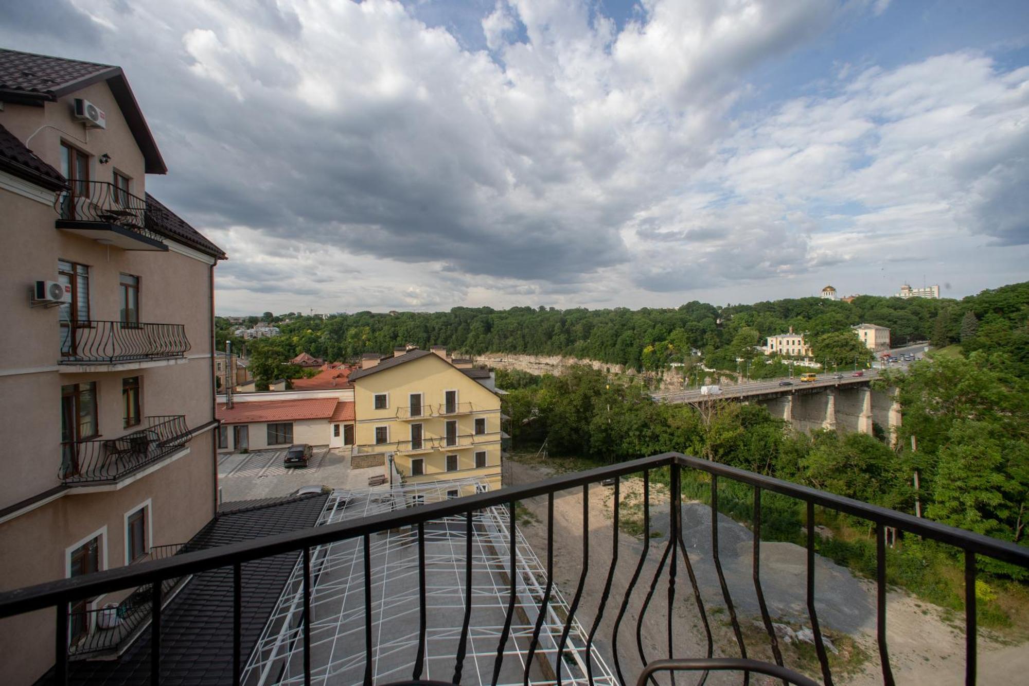 Apartments U Ratushi Kamjanets-Podilskyj Exteriör bild