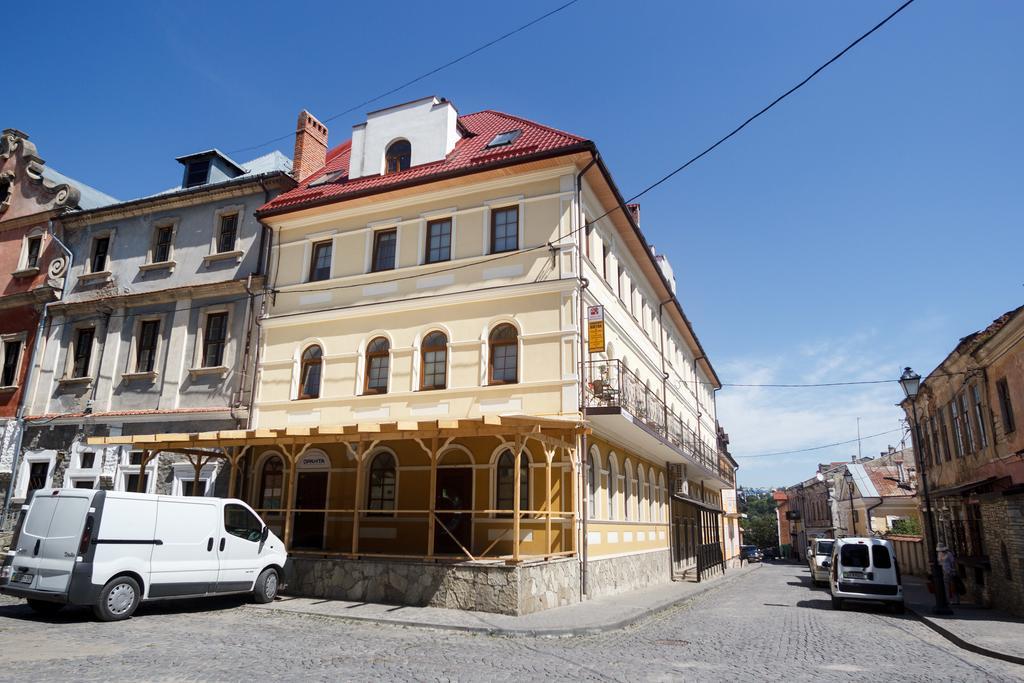 Apartments U Ratushi Kamjanets-Podilskyj Exteriör bild